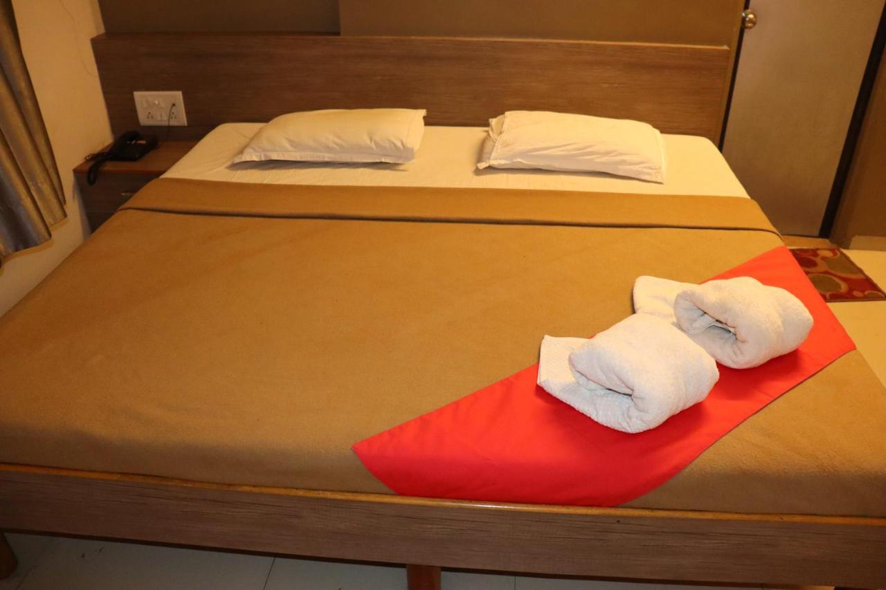 Hotel Royal Regency アウランガーバード エクステリア 写真